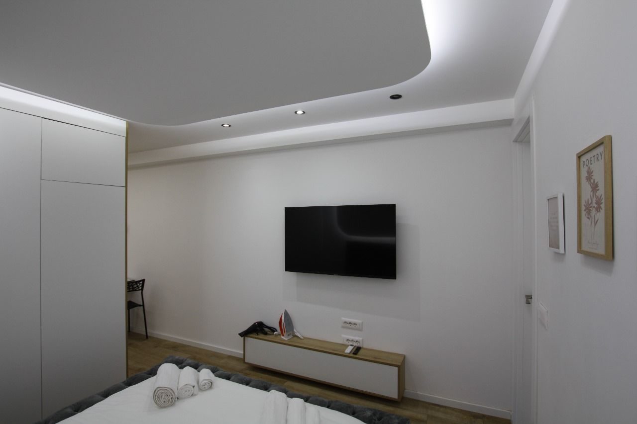Jepet me qera super Apartament mbrapa Vodafonit 21 Dhjetori
55000 leke ne muaj
Super arredim
Cdo gje - 6