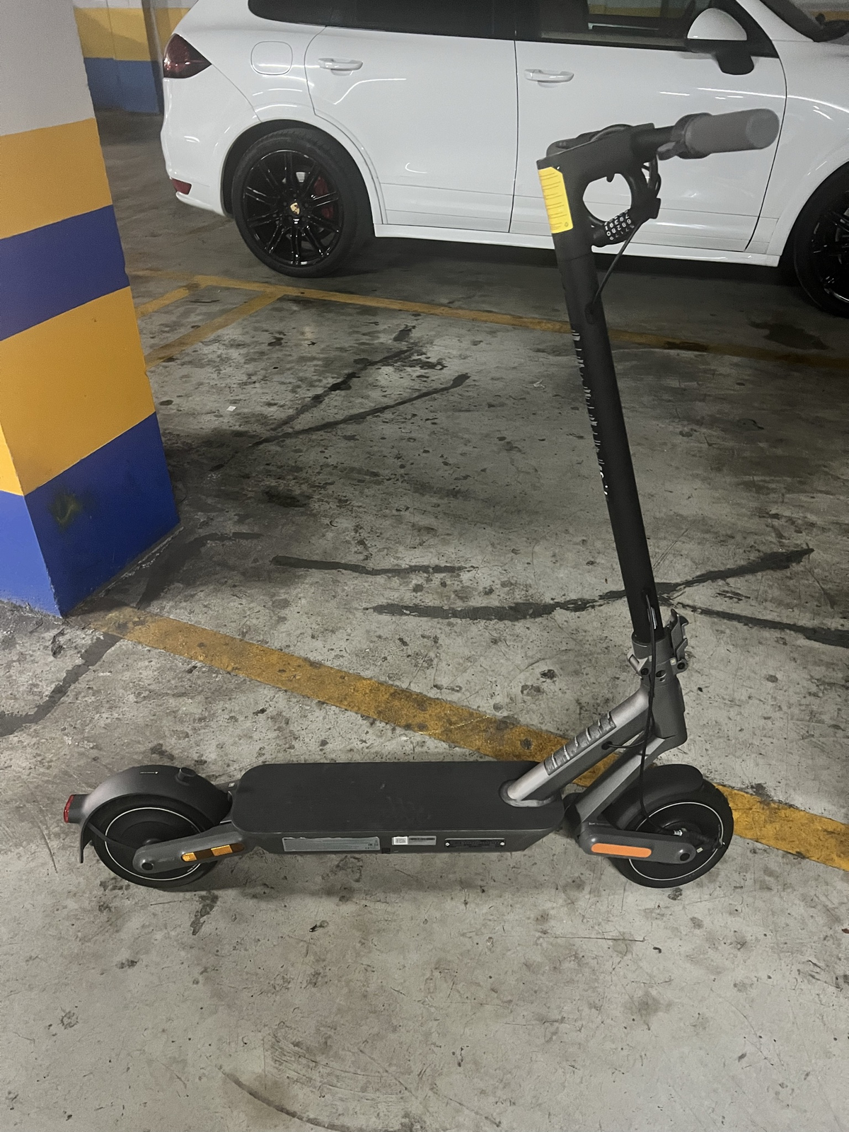 Okazion real!!Scooter elektrik Xiaomi Ultra 4 - 1