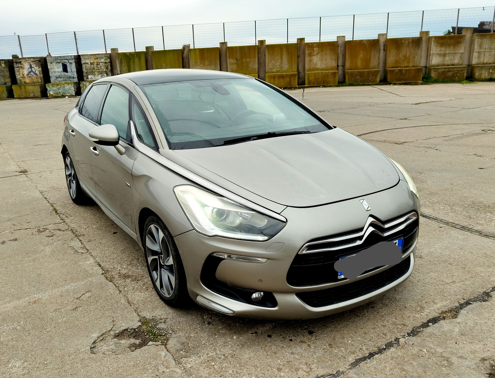 Citroen DS5 2.0 Nafte / Hibrid Panoramik - 1