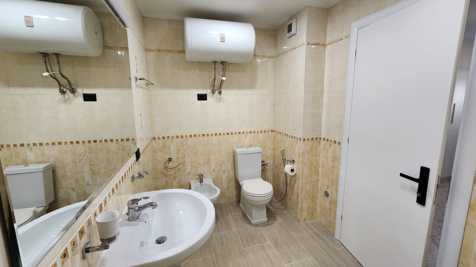 Jepet apartament 2+1+2 me qira – ngjitur me Ambasadën Amerikane ! - 7