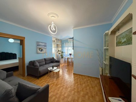 Apartament 1+1 per qera I Rruga e Barrikadave - 1