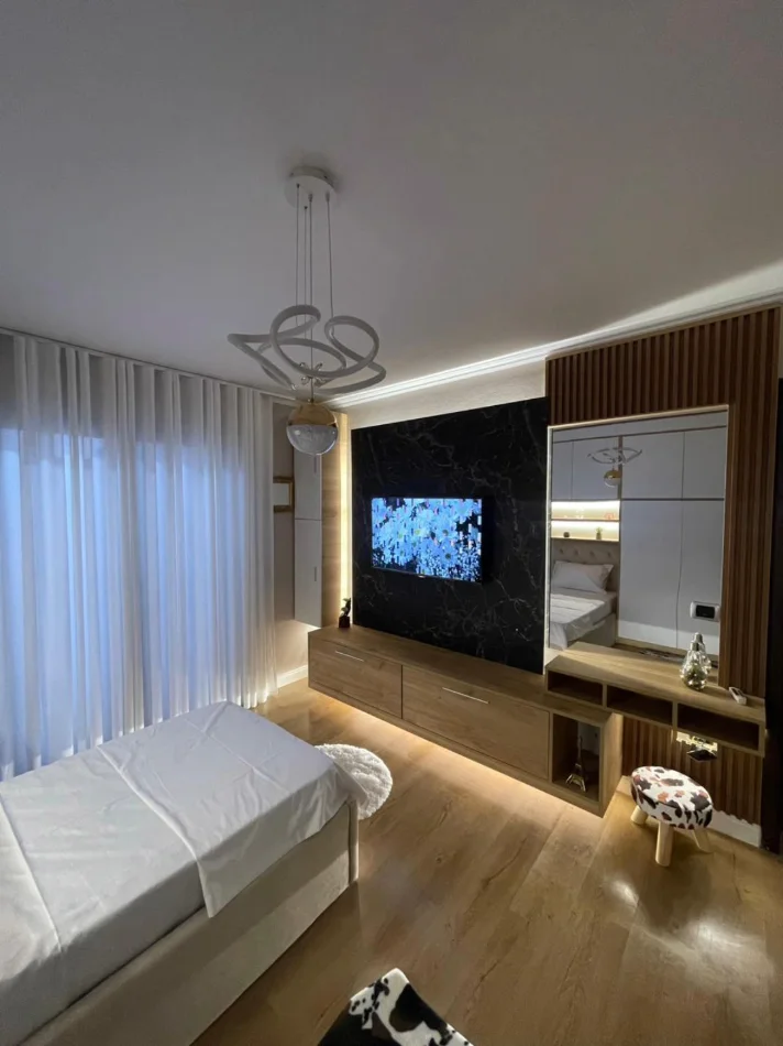 Apartament me qira – përballë Delijorgjit ! - 7