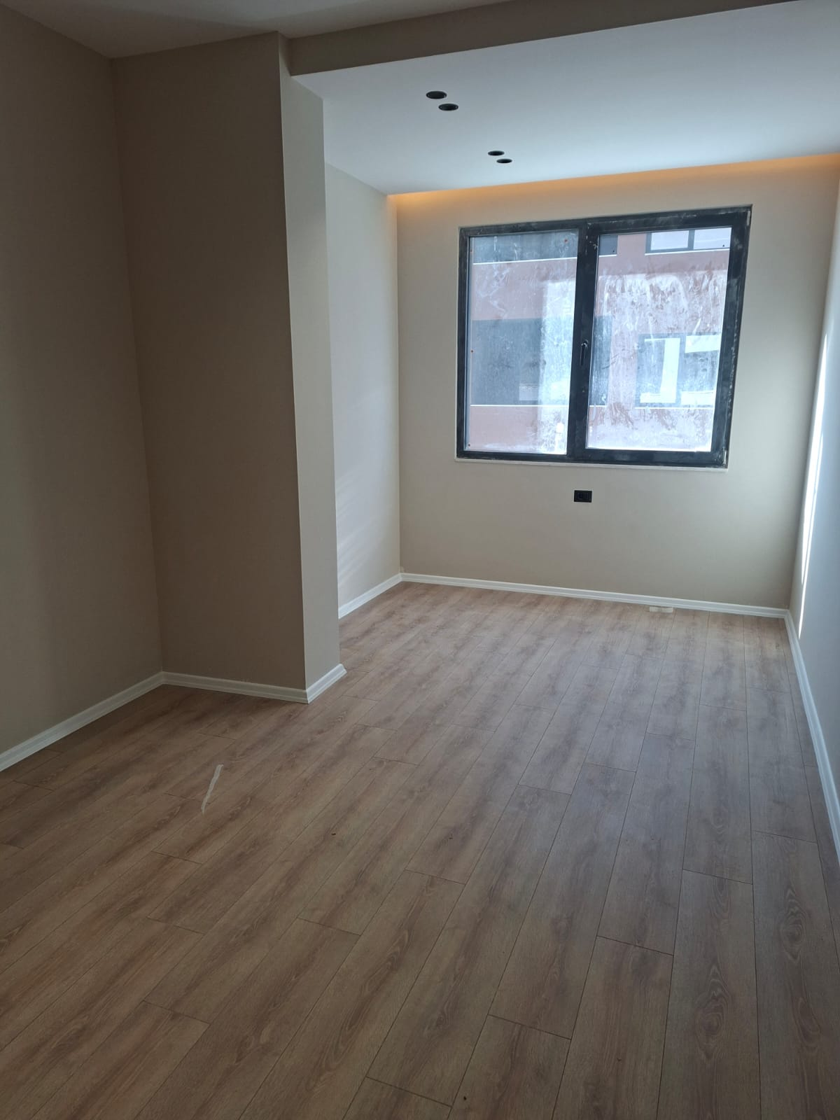 SHITET APARTAMENT 2+1+2 RR.ELBASANIT.  PALLATI I BRIGADAVE - 4