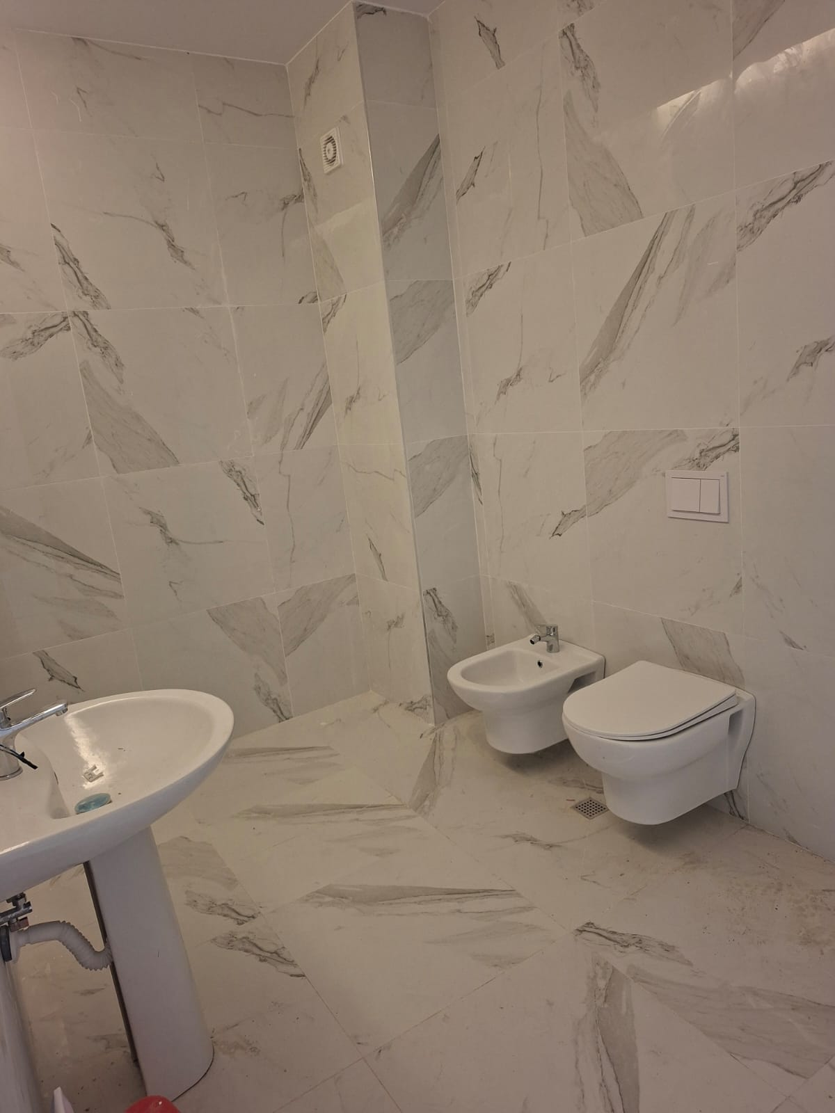 SHITET APARTAMENT 2+1+2 RR.ELBASANIT.  PALLATI I BRIGADAVE - 3