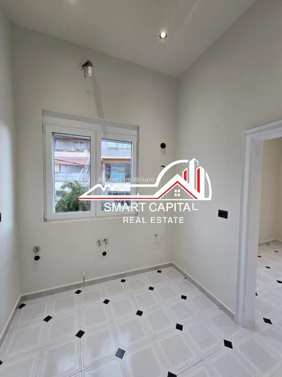 SHITET APARTAMENT PRANË BASHKISË VLORË! - 4