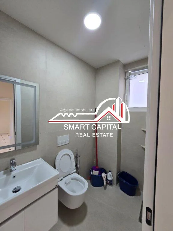 SHITET APARTAMENT PRANË BASHKISË VLORË! - 3