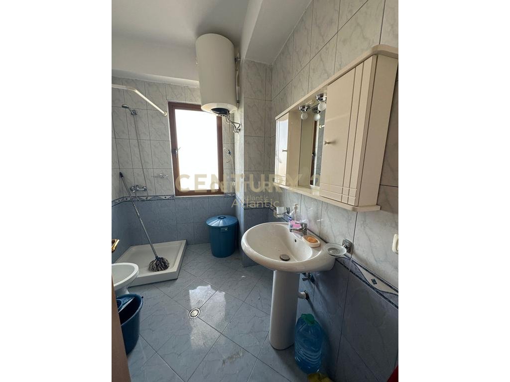 Apartament 1+1 ME PAMJE DETI Për Shitje në Plazh, Durrës ! 90,000 € - 3