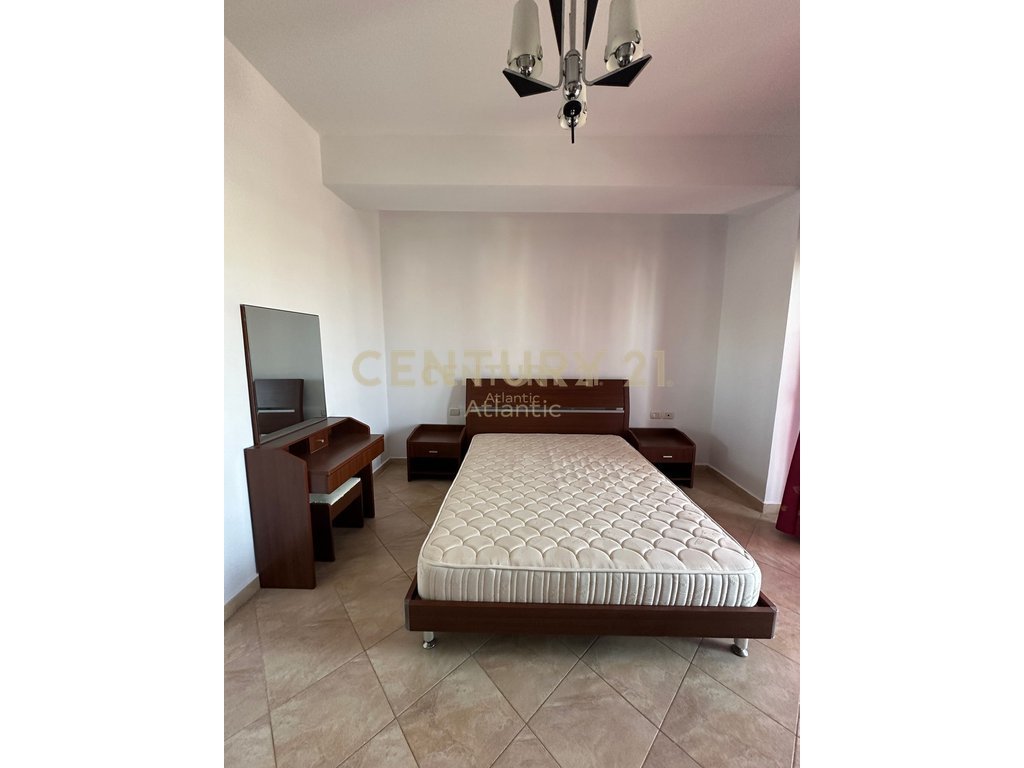 Apartament 1+1 ME PAMJE DETI Për Shitje në Plazh, Durrës ! 90,000 € - 2