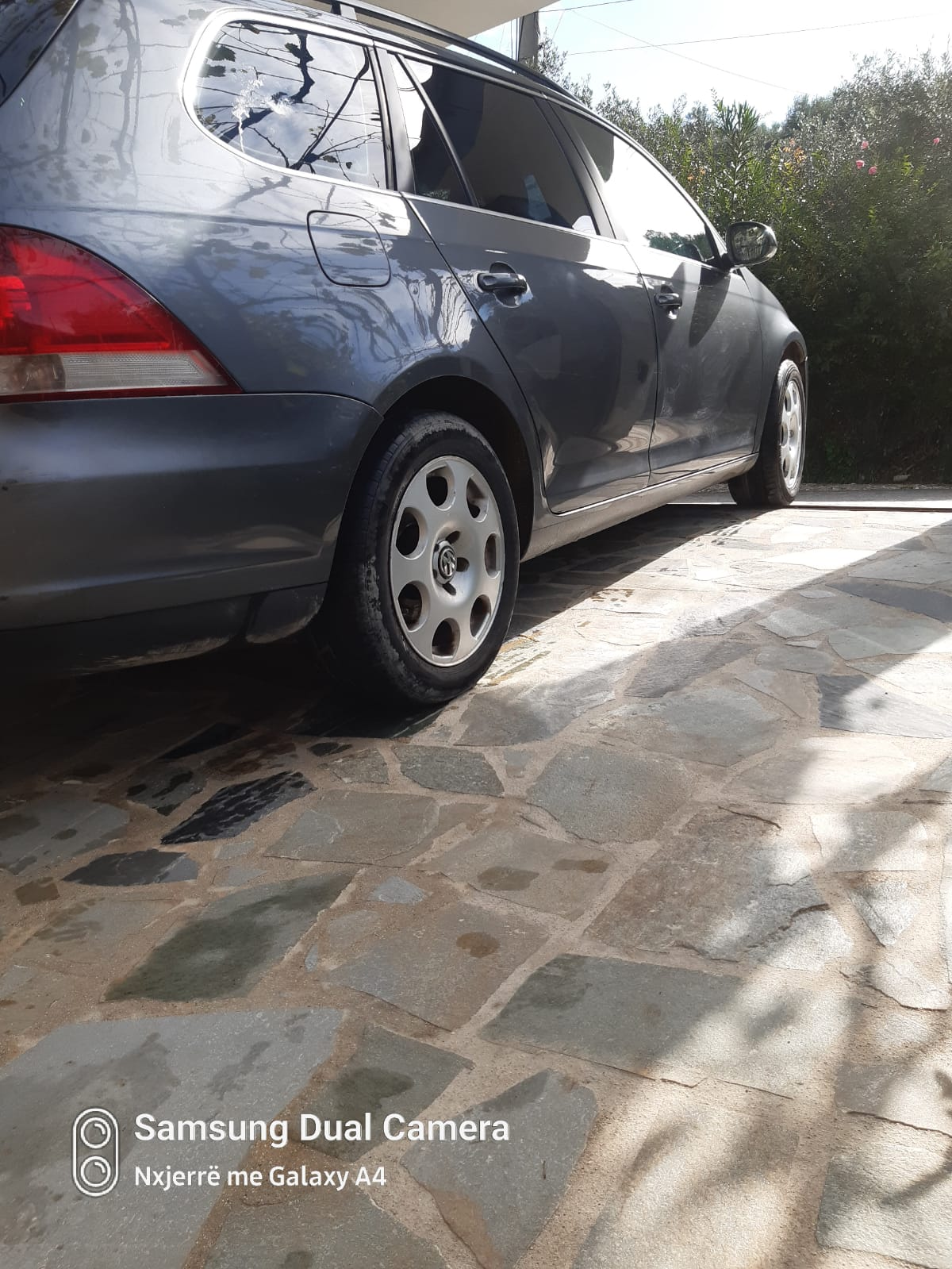 Shitet Golf 5 viti 2008 1.6 Benzinë Gas 3000€ - 3