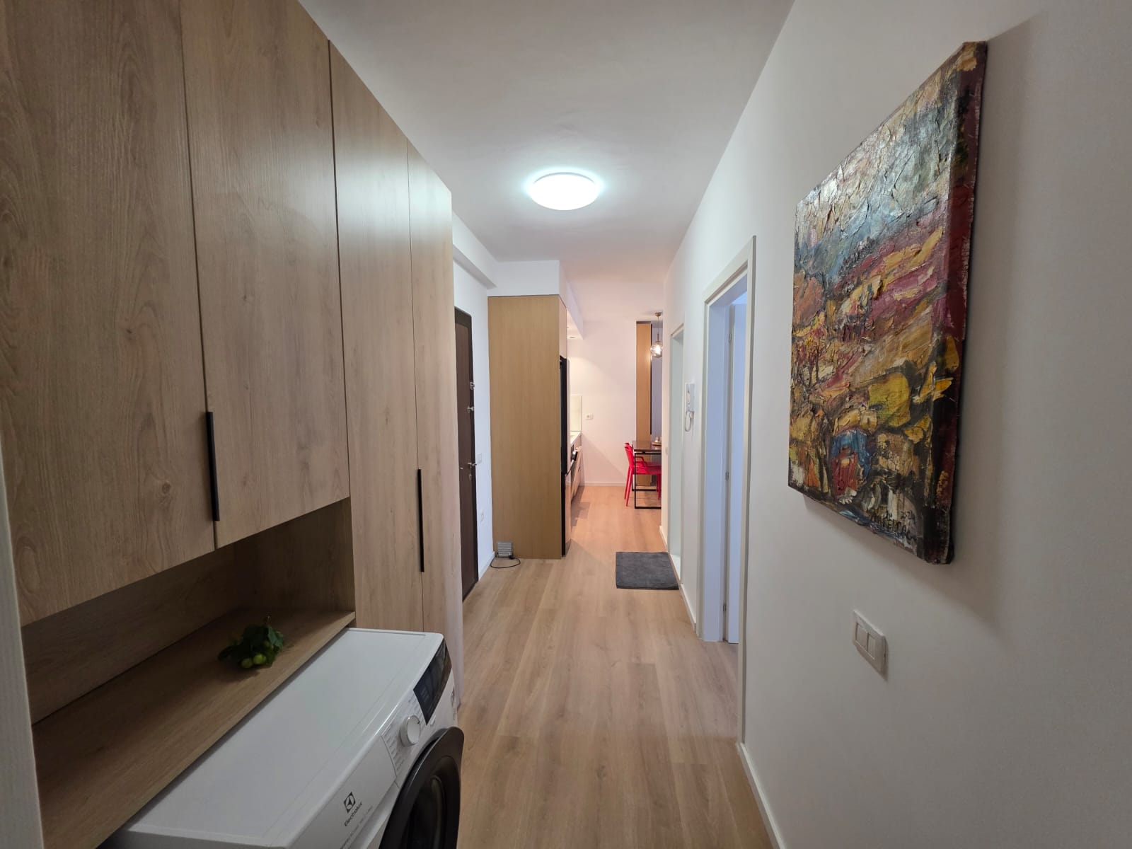 Shitet apartament 2+1 tek Fusha Aviacionit - 8