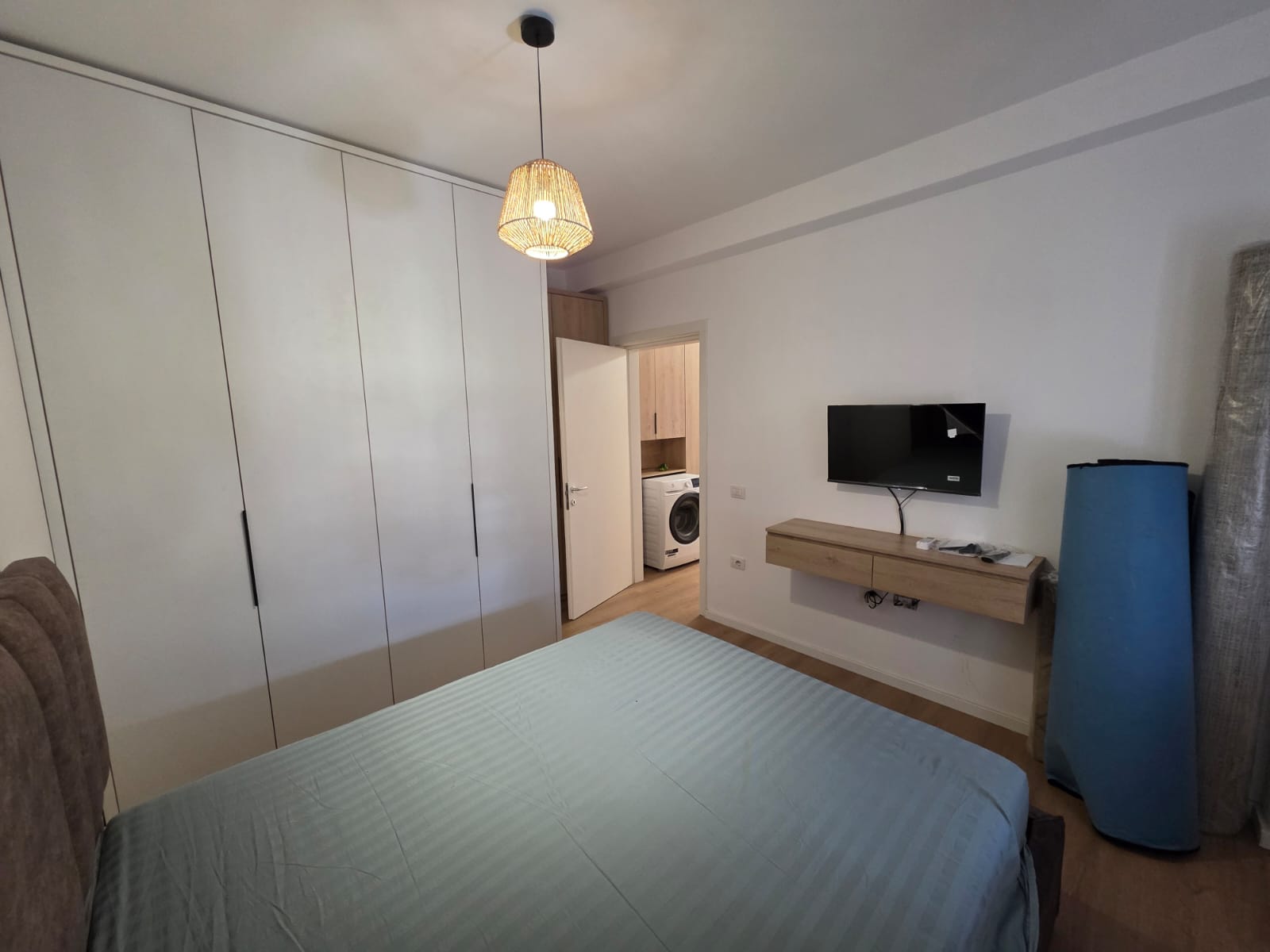 Shitet apartament 2+1 tek Fusha Aviacionit - 5