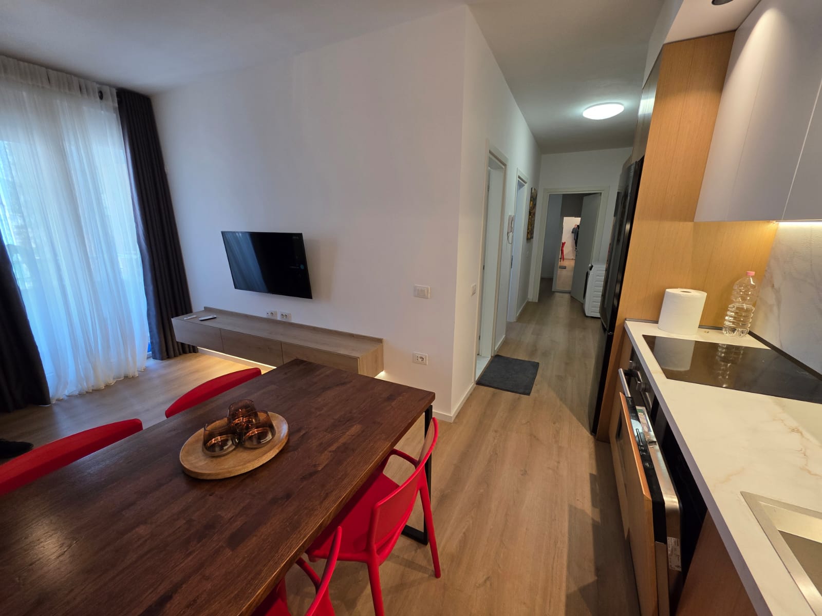 Shitet apartament 2+1 tek Fusha Aviacionit - 4