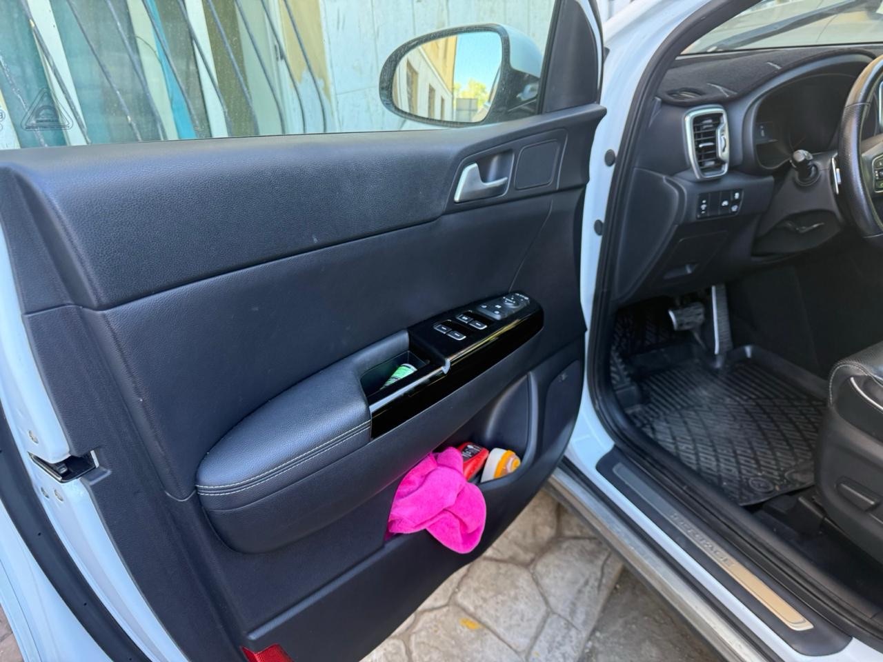 KIA SPORTAGE - 4
