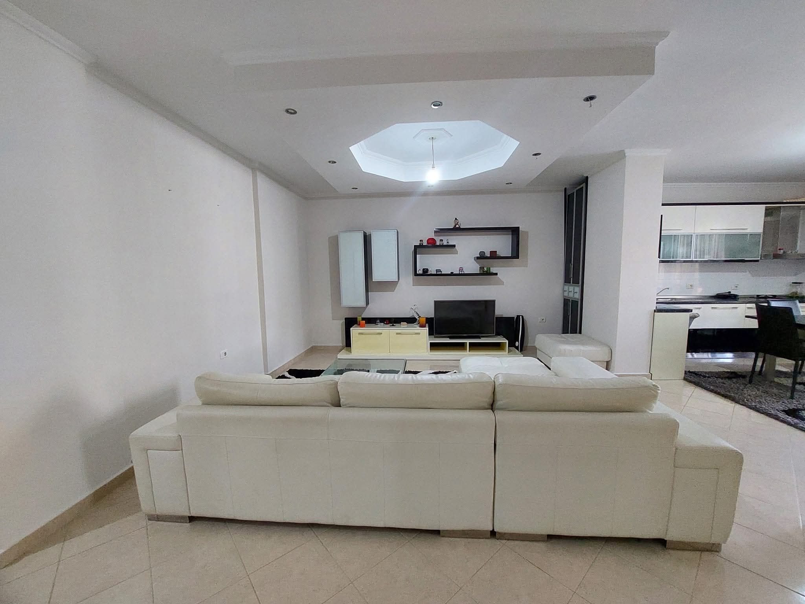 Shitet Apartament 2+1 + Garazh i Mbyllur për 2 Makina . Astir - 4