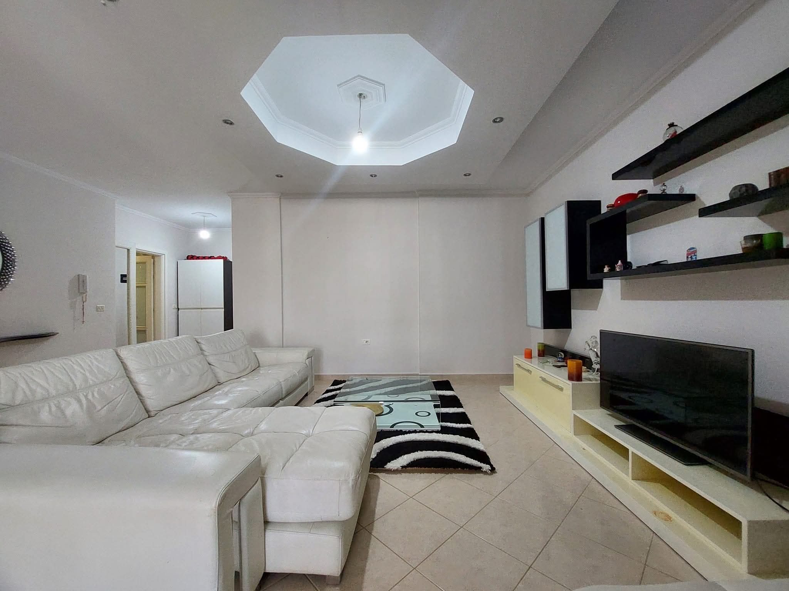 Shitet Apartament 2+1 + Garazh i Mbyllur për 2 Makina . Astir - 2