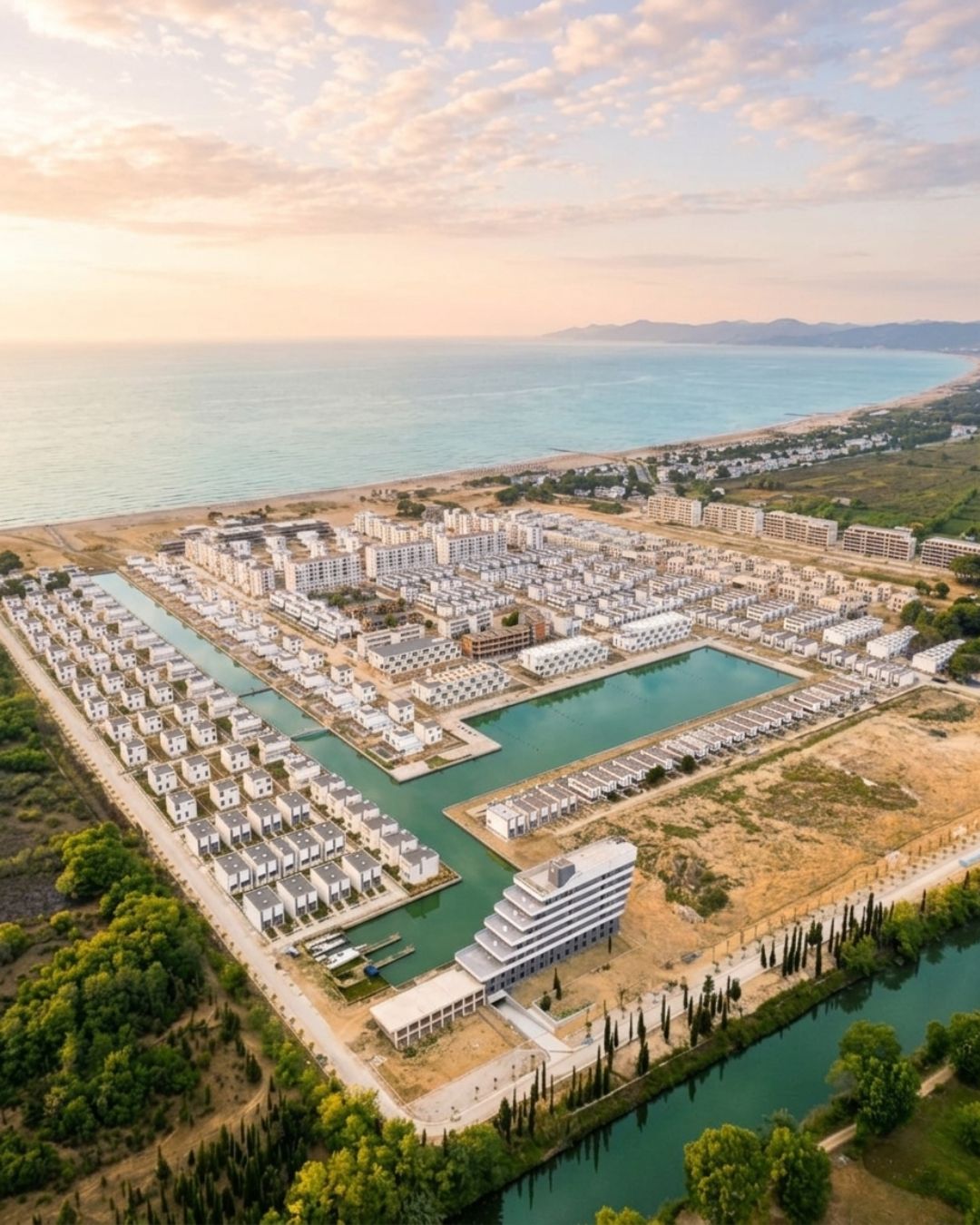 SHITET VILE ELITARE NE REZIDENCEN TURQUOISE MARINA, HAMALLAJ, GJIRI I LALZIT - 1