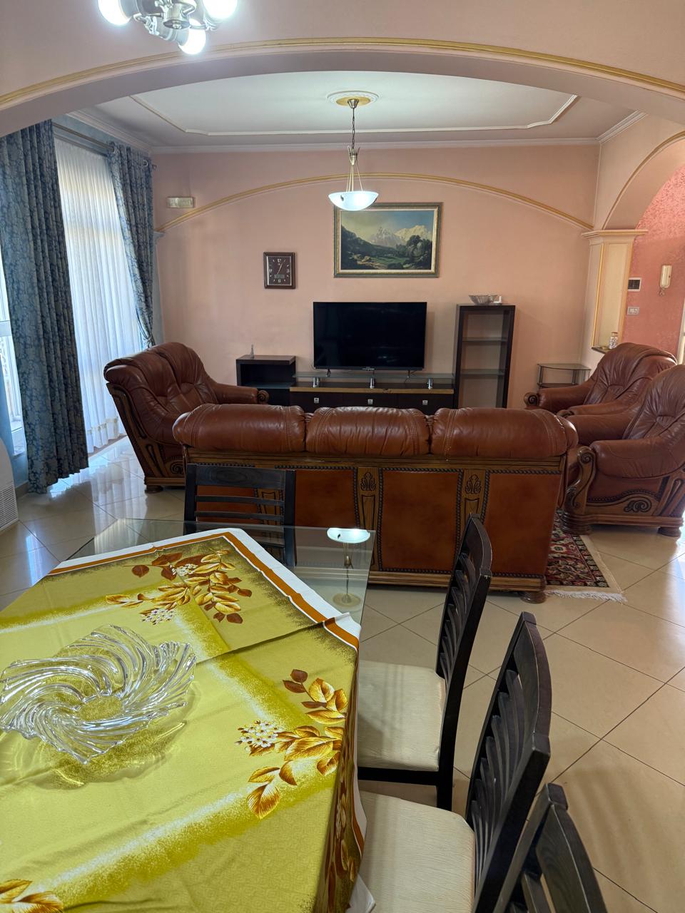 🇦🇱 JEPET ME QIRA – KATI I DYTË I VILËS PRIVATE - 2