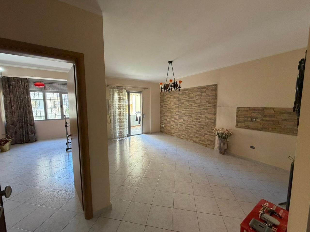apartament 1+1 ne skele lungomare vlore - 3