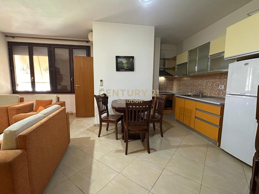 JEPET ME QIRA DUPLEX 1+1 TEK LULISHTJA E KOMUNES SE PARISIT! 500 € /Muaj - 2