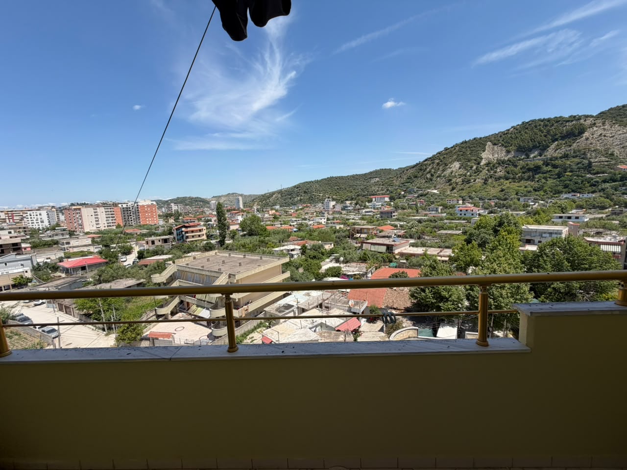 Garsoniere ne Lungomare vija e pare