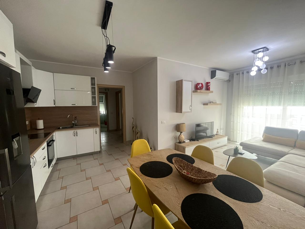 Apartament 2+1 me qira tek 5 Maj!!