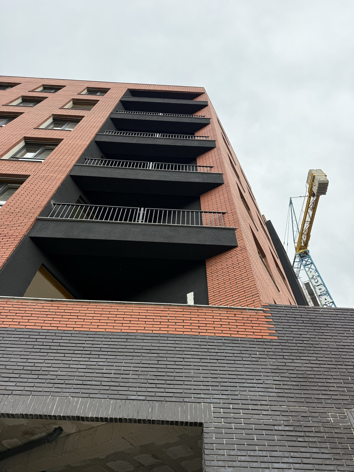 🏢 NE PASKUQAN – APARTAMENT 2+1 PËR SHITJE - 1