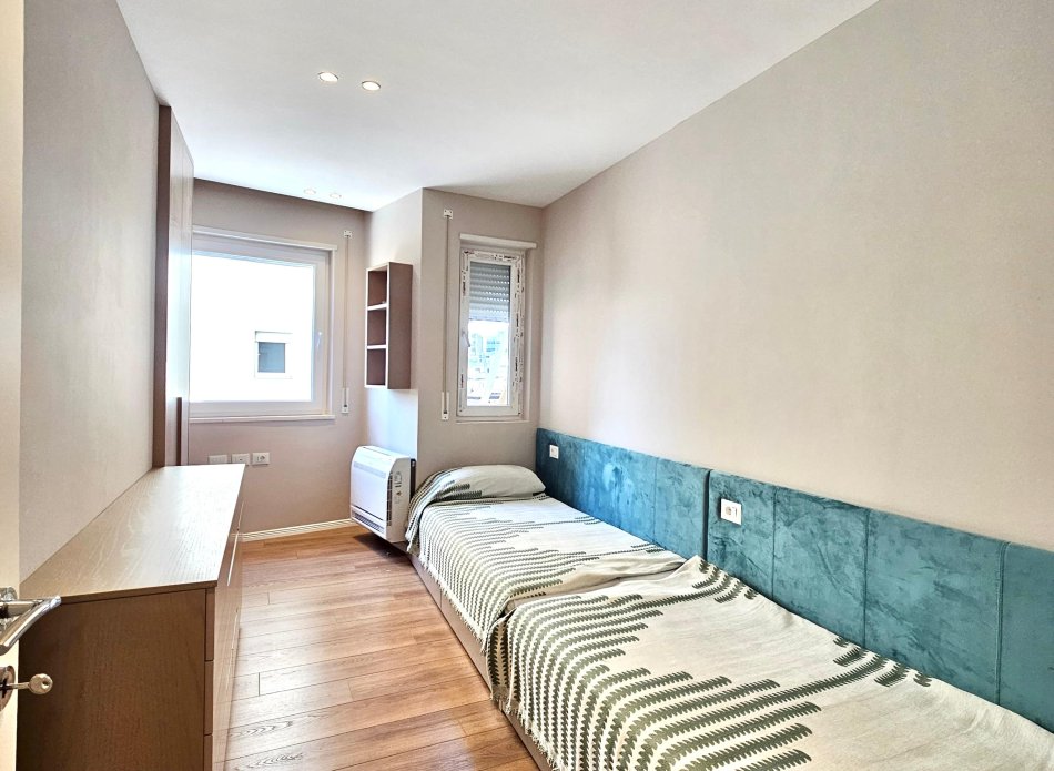 SHITET APARTAMENT 2+1 KAFE FLORA DONIKA CENTER - 4