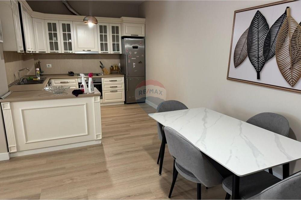 Jepet me qira Apartament 2+1+2  tek Kopshti Botanik - 3