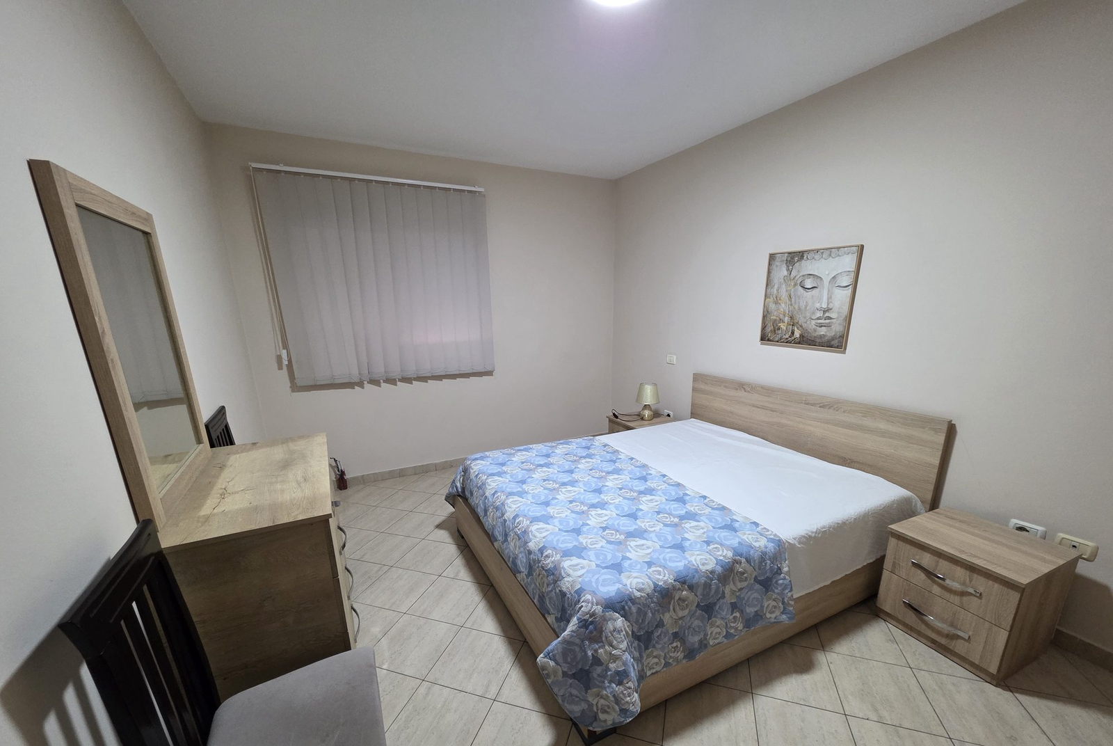 Selvia jepet me qera apartament 1+1 i mobiluar pallati ri me ashensor - 3