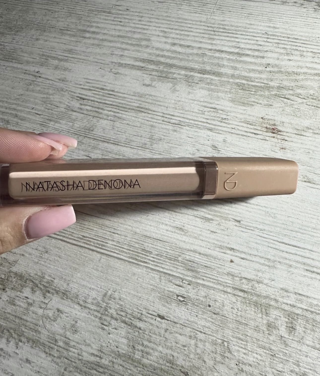 Korrektor per sy Natasha Denona
