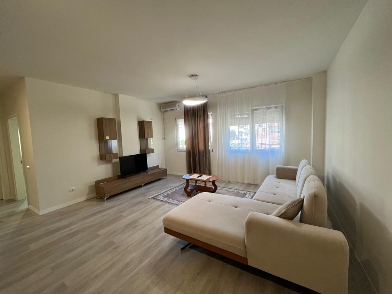 Apartament 2+1 me qira tek Zogu i Zi!!