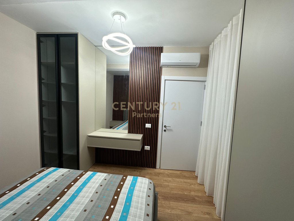 JAPIM ME QIRA APARTAMENT 2+1 TE SHKOLLA KUQE ! 900 € /Muaj - 7