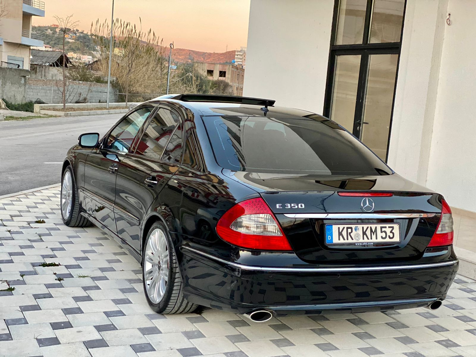 Mercedes-Benz - 3