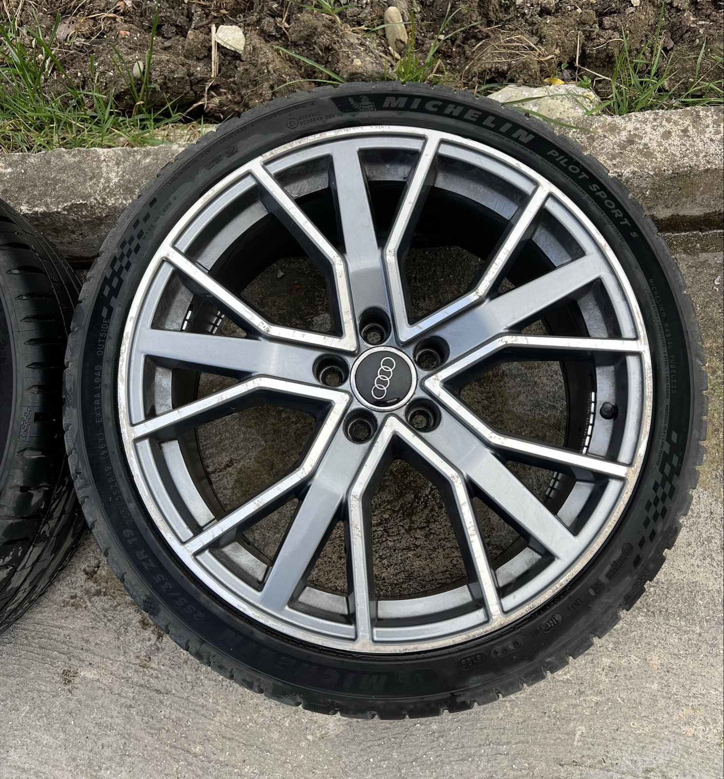 Shiten disqe R19 VW AUDI + goma Michelin pilot sport 5 te reja