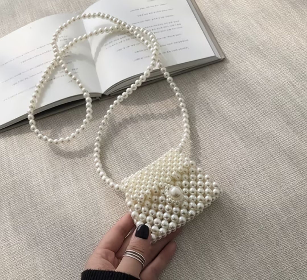 Çantë me Perla "Minimalist Luxe" – Aksesori i Vi