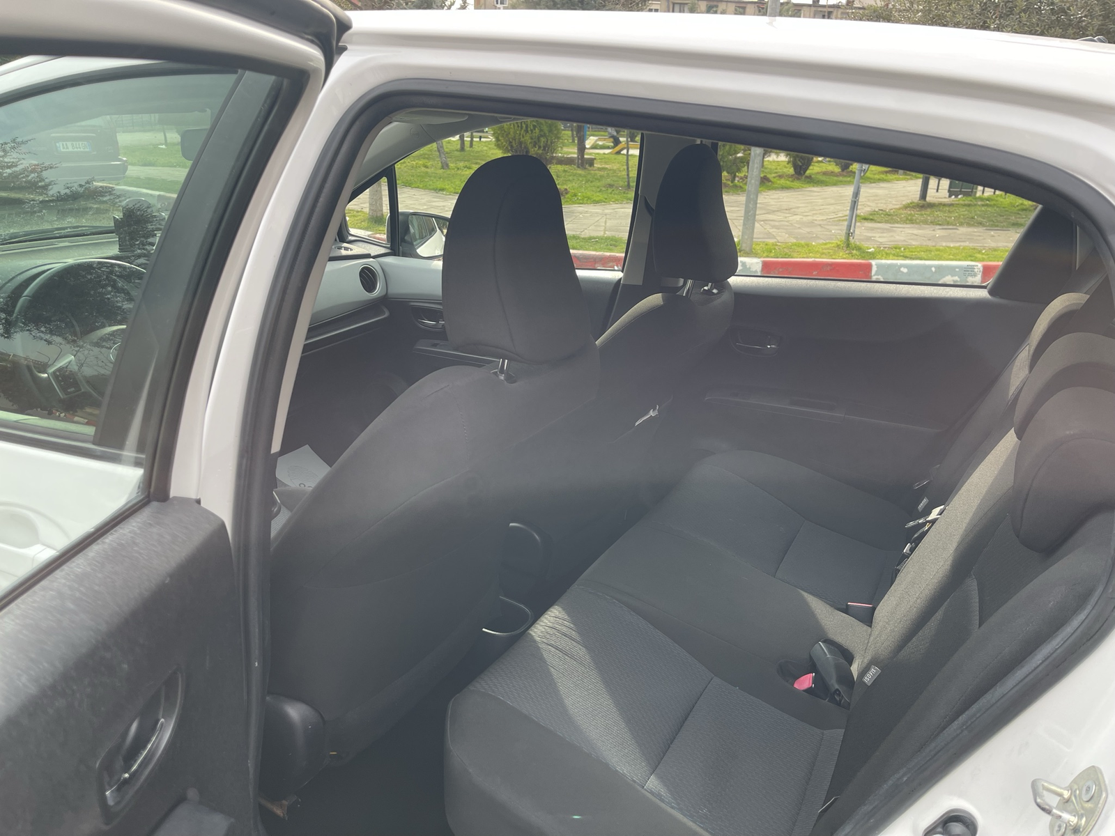 Toyota Yaris 1.5 Hybrid Automat - 9