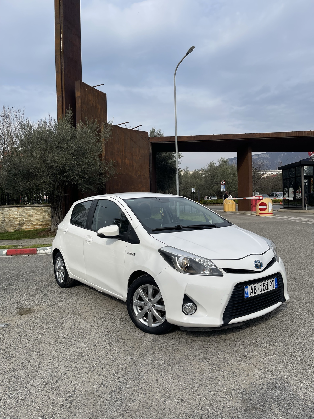 Toyota Yaris 1.5 Hybrid Automat - 6