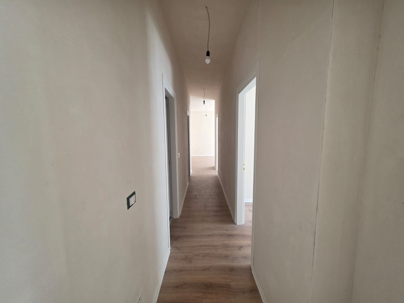 Shitet Apartament 3+1+3 në Komunën e Parisit - 7