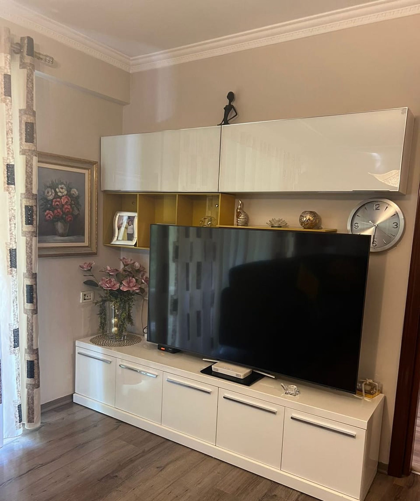 Shitet apartament 2+1 rruga kavajes,mbas abasades gjermane