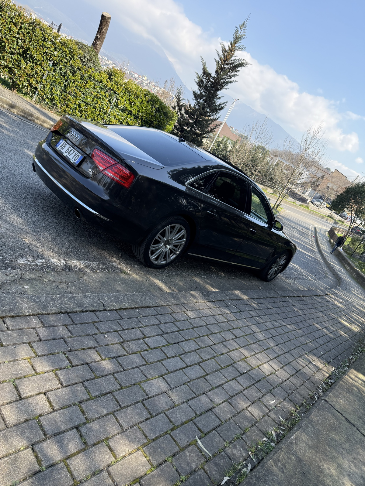AUDI A8 4.2 BENZIN VITI 2012 SUPER GJENDJE FULL ME OPSIONE.LETRA TE PAGUARA PER I VIT.10000.€ VENDOD - 3