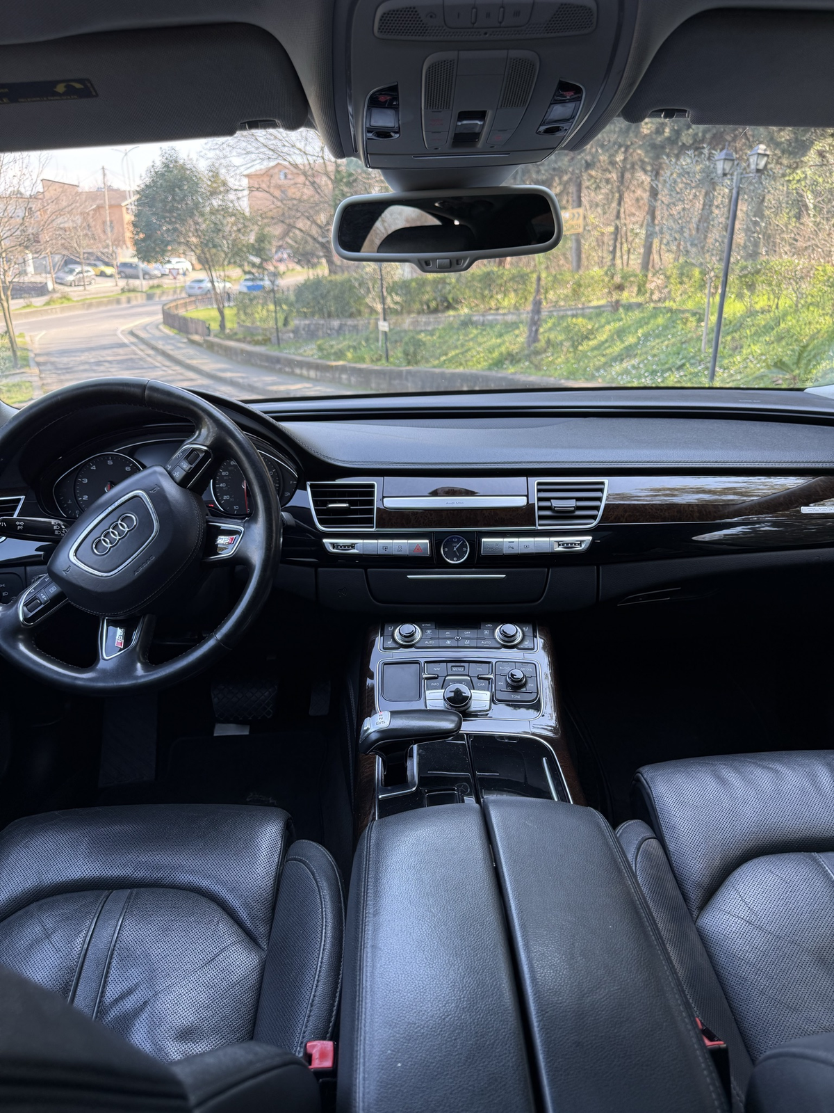 AUDI A8 4.2 BENZIN VITI 2012 SUPER GJENDJE FULL ME OPSIONE.LETRA TE PAGUARA PER I VIT.10000.€ VENDOD - 4