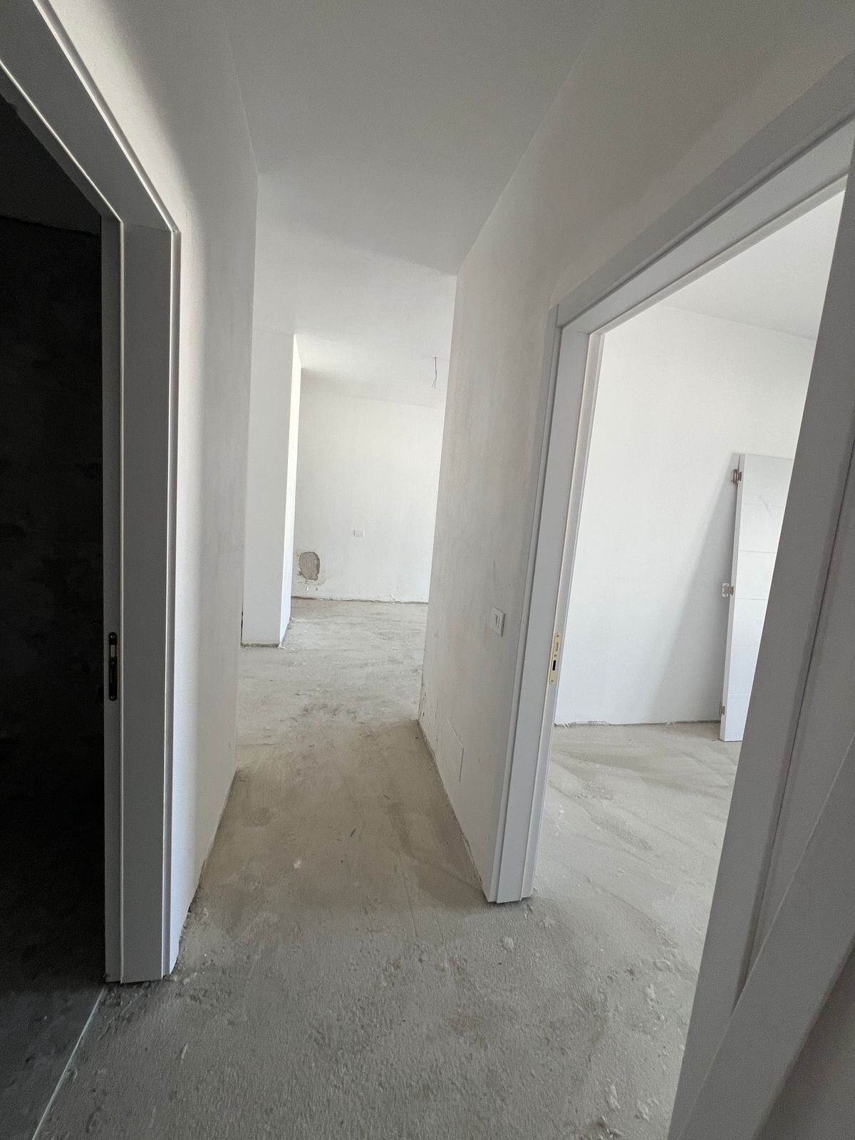 Shitet apartament 2+2+ ballkon, 5 Maj - 1