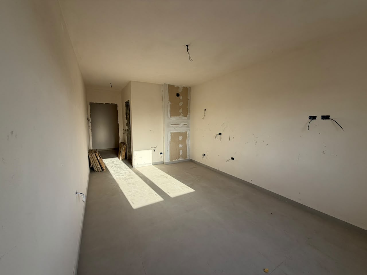 🏡✨ SHITET GARSONIERE – MALI I ROBIT, DURRËS ✨