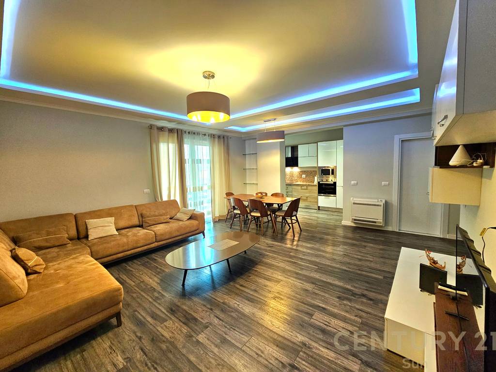 APARTAMENT 2+1 PER QIRA NE RRUGEN E BARRIKADAVE