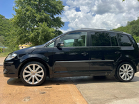 Shitet Volkswagen Touran, viti 2009 - 1