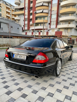 Mercedes-Benz - 8
