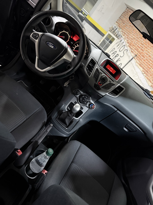 FORD FIESTA. 1.4 NAFT VIZI 2010MANUAL SUPER EKONOMIKE.ME DOGAN TE PAGUAR.I PERSHTATSHEM PER PATENTA - 4