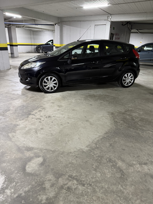 FORD FIESTA. 1.4 NAFT VIZI 2010MANUAL SUPER EKONOMIKE.ME DOGAN TE PAGUAR.I PERSHTATSHEM PER PATENTA - 2
