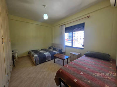 Shitet Apartament 1+1 ne Golem! - 1